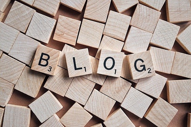 Blogy, blogeri, blogovanie a ich prínos pre informačnú spoločnosť